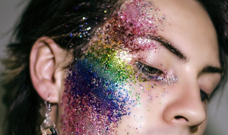 Pre Utrecht Canal Pride glitter bar